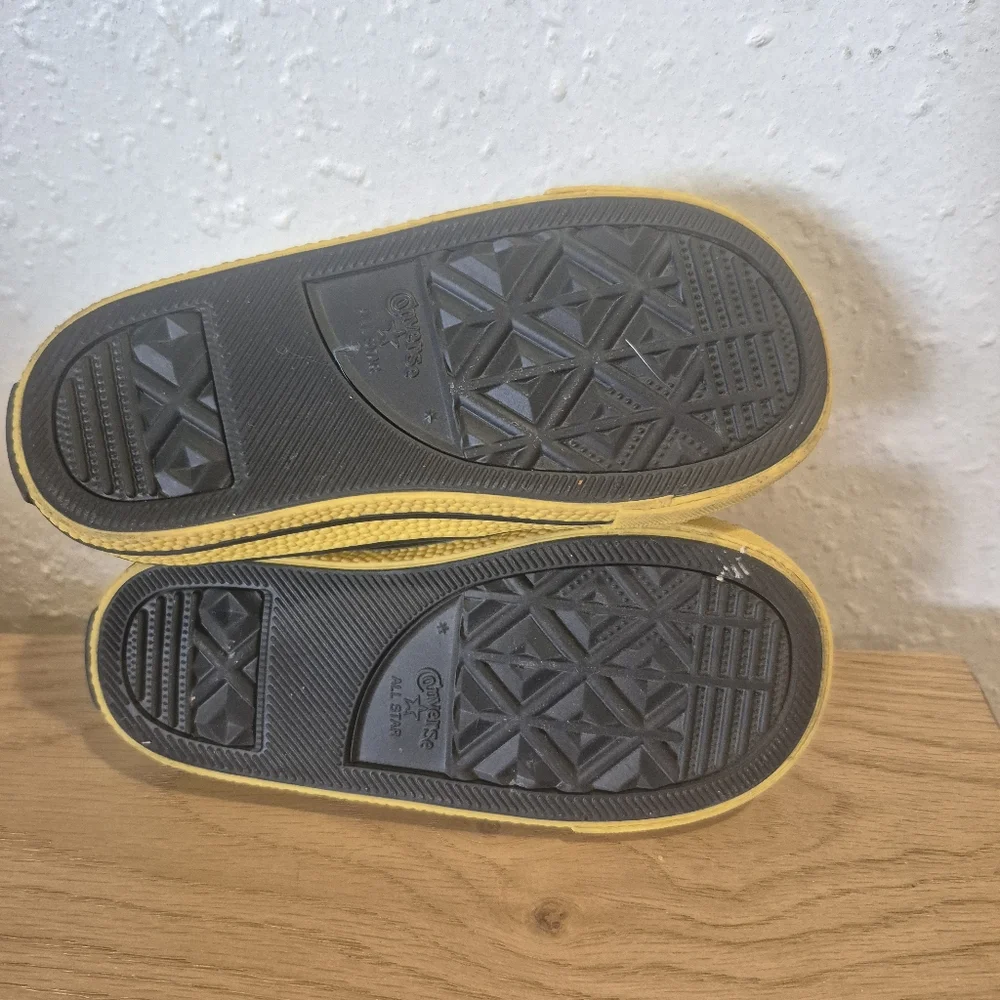 Converse Toddler Infant Size 8 Yellow Smiley Face China Town Market Shoes High